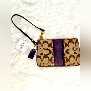 NWT COACH Wristlet